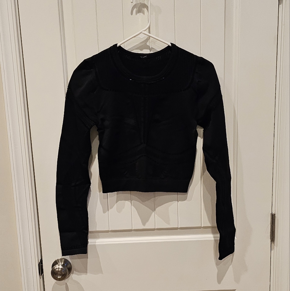 NWOT Fabletics Crop Activewear top